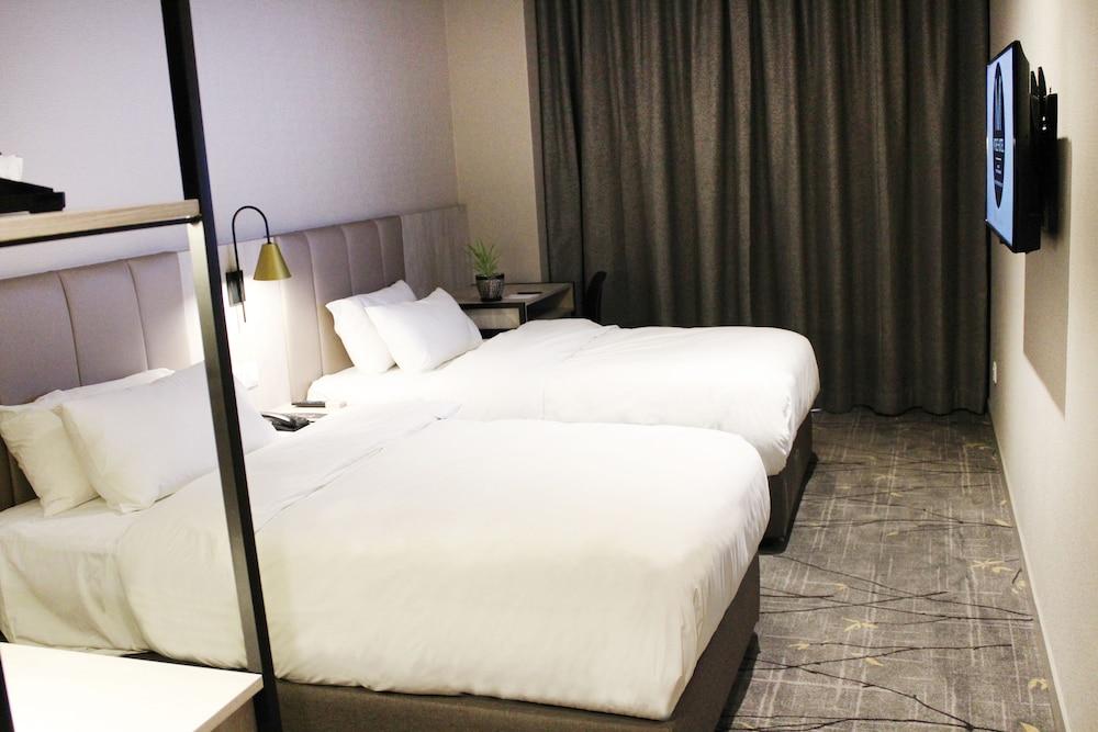 Mtree Hotel Puchong Exteriör bild